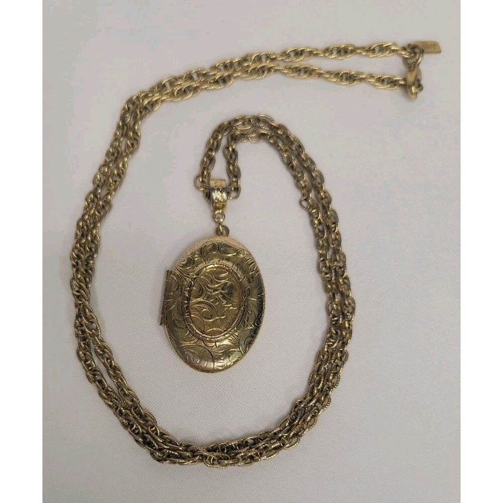 Vintage 1928 Brand Gold Tone Locket with 15” Necklace Ornate Victorian Style